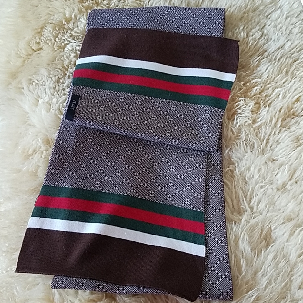Gucci classic scarf...wool vintage